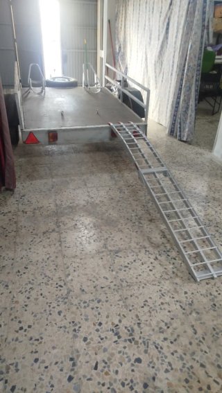 Remolque para motos.
