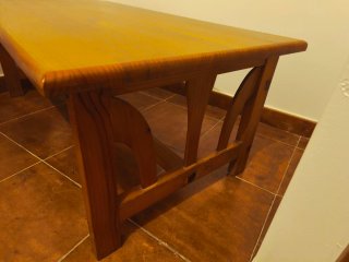 Mesa de centro de pino. Medidas 1,10 x 0,60x 0,43