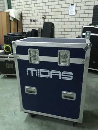Midas Pro 1  + Flight Case + Klark Teknik DN96
