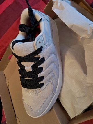 Zapatillas Jordan Blancas. Con etiqueta
