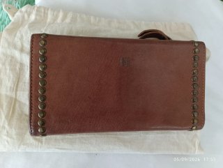 Billetera Biba Piel Marrón Tachuelas
