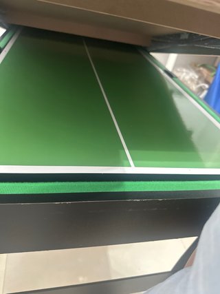 Futbolín de mesa y billar .