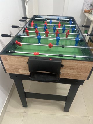 Futbolín de mesa y billar .