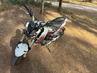 Benelli TNT 125 Tornado Roja y Blanca
