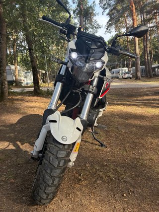 Benelli TNT 125 Tornado Roja y Blanca