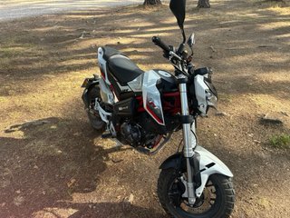 Benelli TNT 125 Tornado Roja y Blanca