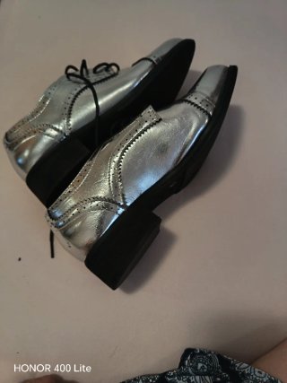 Zapatos de cuero plateados