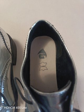 Zapatos de cuero plateados