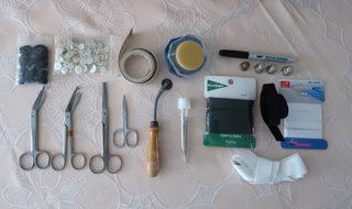 Costurero de madera + contenido completo