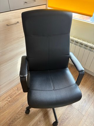 Silla de estudio negra