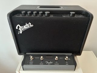 Fender Mustang GT40 Amplificador Guitarra