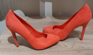 Zapatos de tacón Bershka rojos talla 36