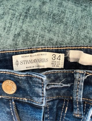 Pantalón vaquero pitillo Stradivarius 34