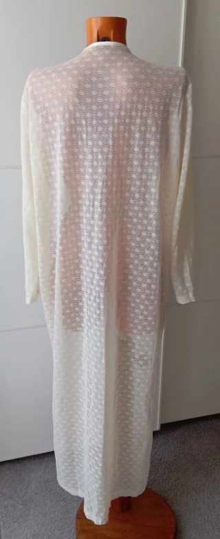 Sobrevestido crema talla única. Bata encaje