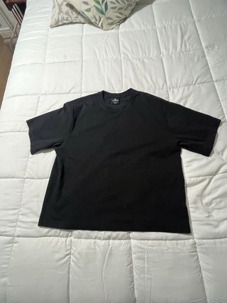Camiseta Pull&Bear Negra Boxy Fit Talla M