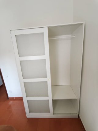 Armario puertas correderas plastico y madera