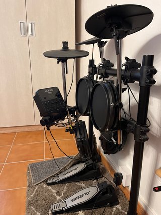 Batería Electrónica Alesis Completa
