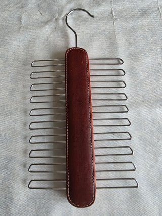 Percha para corbatas El Potro.