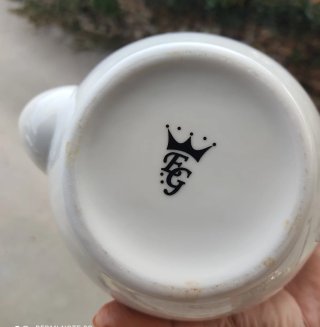 Tetera de porcelana ucraniana con diseño floral