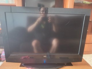 TV OKI 32 con pequeño rasguño, convertir smart Tv,