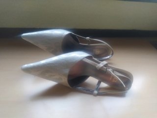 Venta en persona, Zapatos de fiesta  plateados