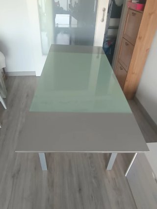 Mesa extensible cristal y metal