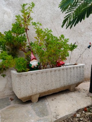 Jardinera de piedra