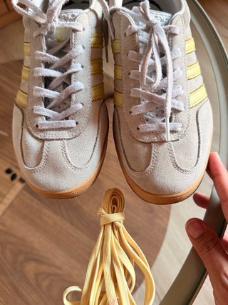 Zapatillas Adidas Beige y Amarillas Talla 39.5 fr