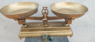 Balanza antigua  de gran tamaño,  50 cm.