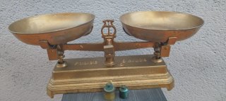 Balanza antigua  de gran tamaño,  50 cm.