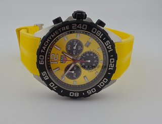 Reloj TAG Heuer Formula 1 Amarillo Nuevo