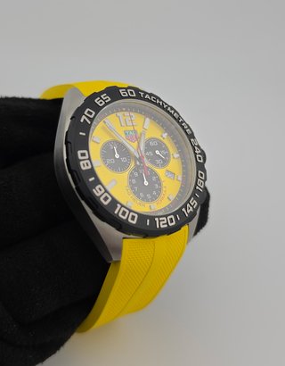 Reloj TAG Heuer Formula 1 Amarillo Nuevo