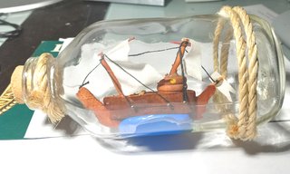 Maqueta de un Barco de Vela en Botella de cristal