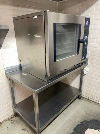 Horno Lainox Profesional con mesa de inox