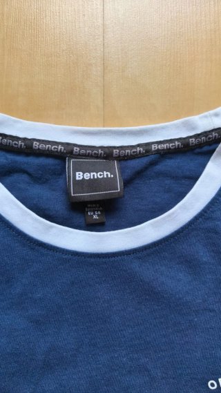 Camiseta azul Bench