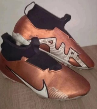 Botas de fútbol niño