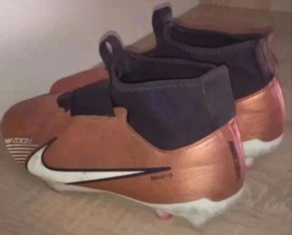 Botas de fútbol niño