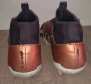 Botas de fútbol niño