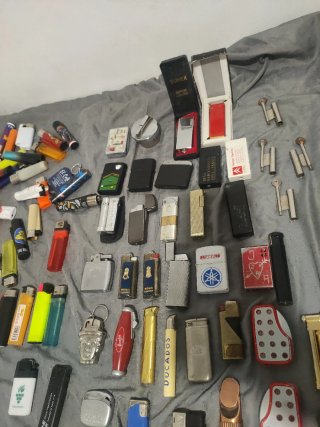 Lote di accendini vari
