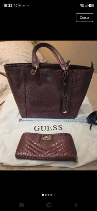 Conjunto Guess: Bolso y Cartera Morado