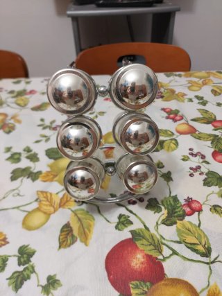 Portaspezie in vetro con supporto metallico