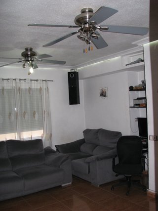 VENTA casa adorsada, bajo primera y segunda planta