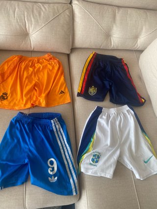 Pantalones de fútbol Adidas y Nike