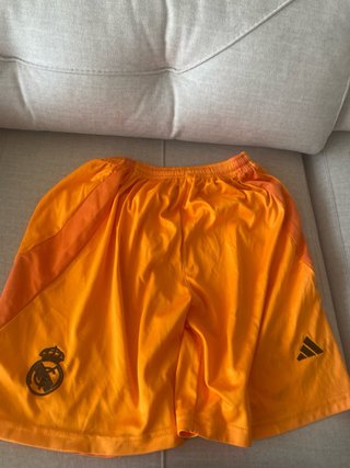 Pantalones de fútbol Adidas y Nike