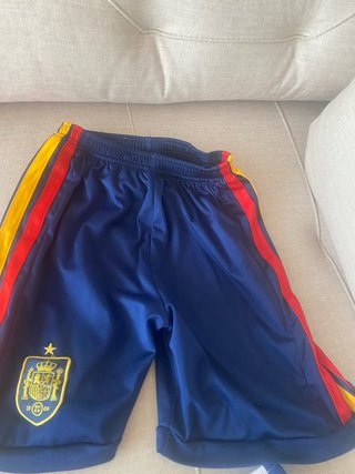 Pantalones de fútbol Adidas y Nike
