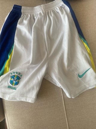 Pantalones de fútbol Adidas y Nike