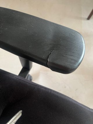 Silla de oficina ergonómica negra