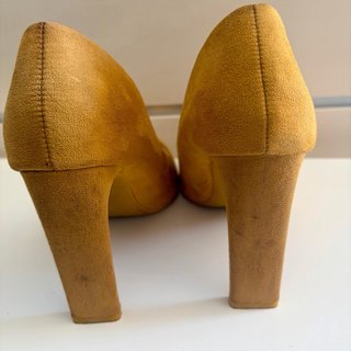 Zapatos de Tacón de Ante Amarillo Mostaza!!