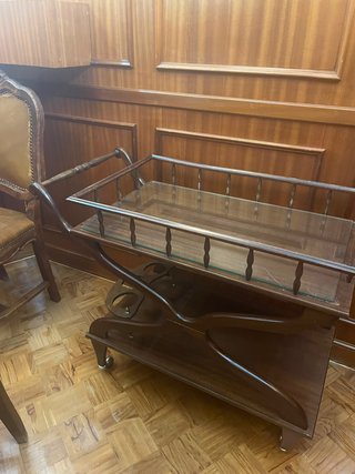 Mesa camarera de madera noble  con cristal