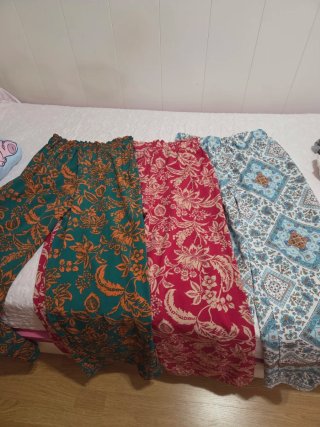 Lote 3 pantalones estampados T-M/L